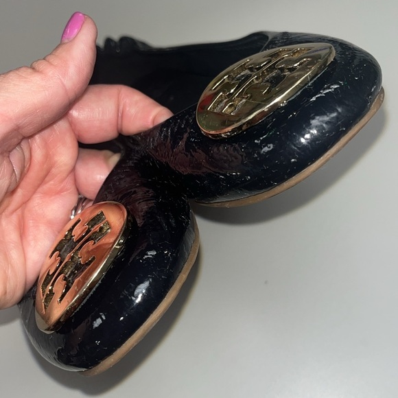 Tory Burch patent leather ballet flats with gold logo size 6 - Picture 4 of 8